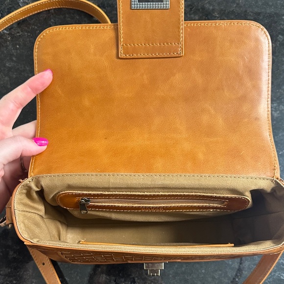 Andar Penny Crossbody Bag - Picture 4 of 7